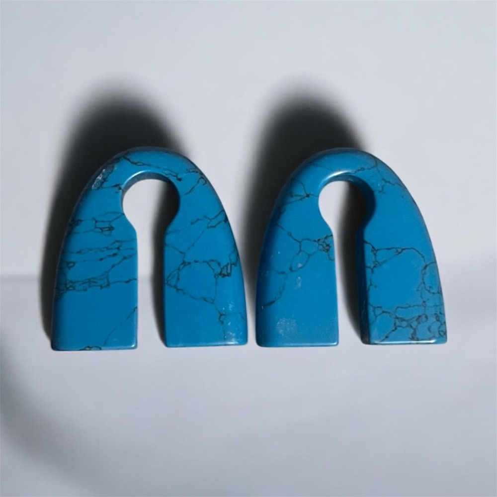 Blue Arch plugs